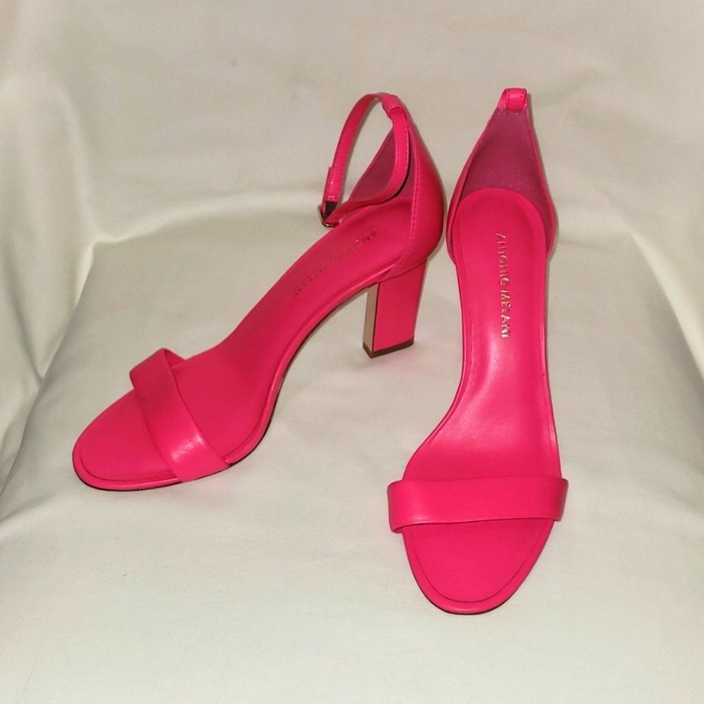 NWT Antonio Melani Heels